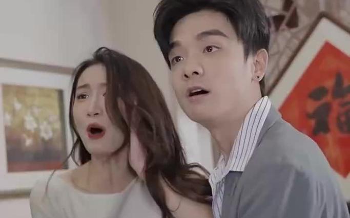 不裝了，腳踹渣男后我成了全球女戰(zhàn)神